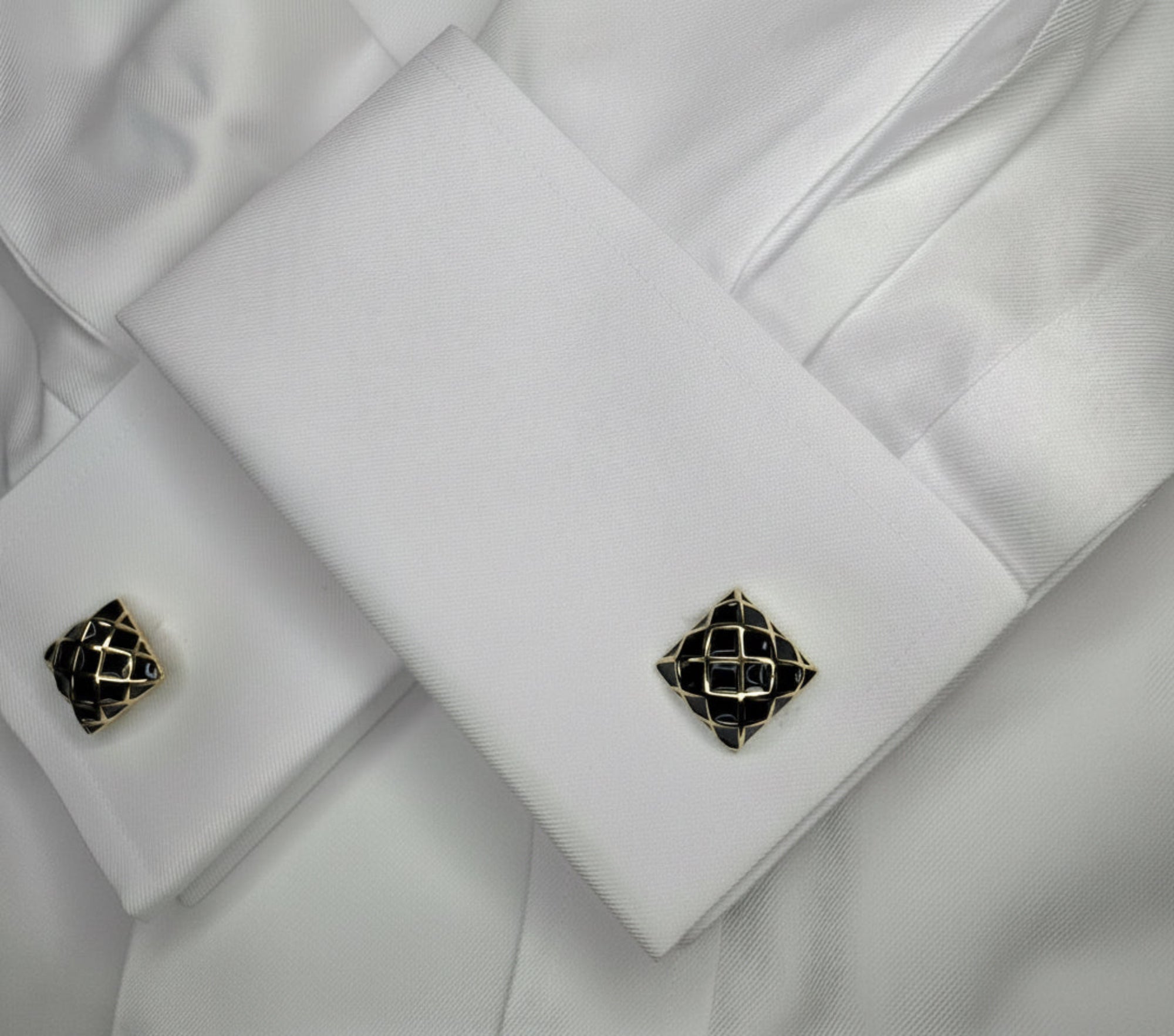 MiraDapper – Noir Gold Cufflinks