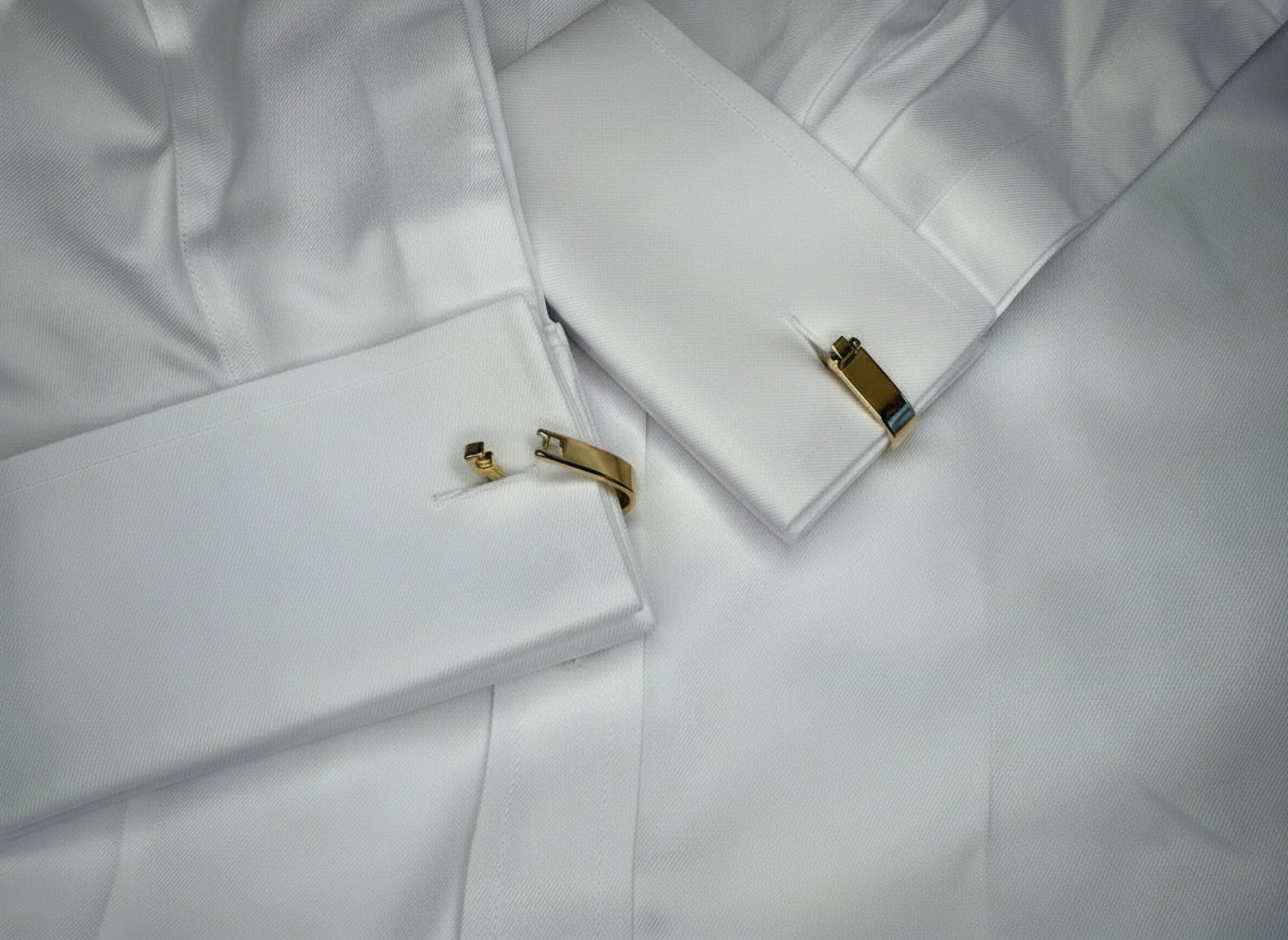 Arch-Frame Golden Cufflinks