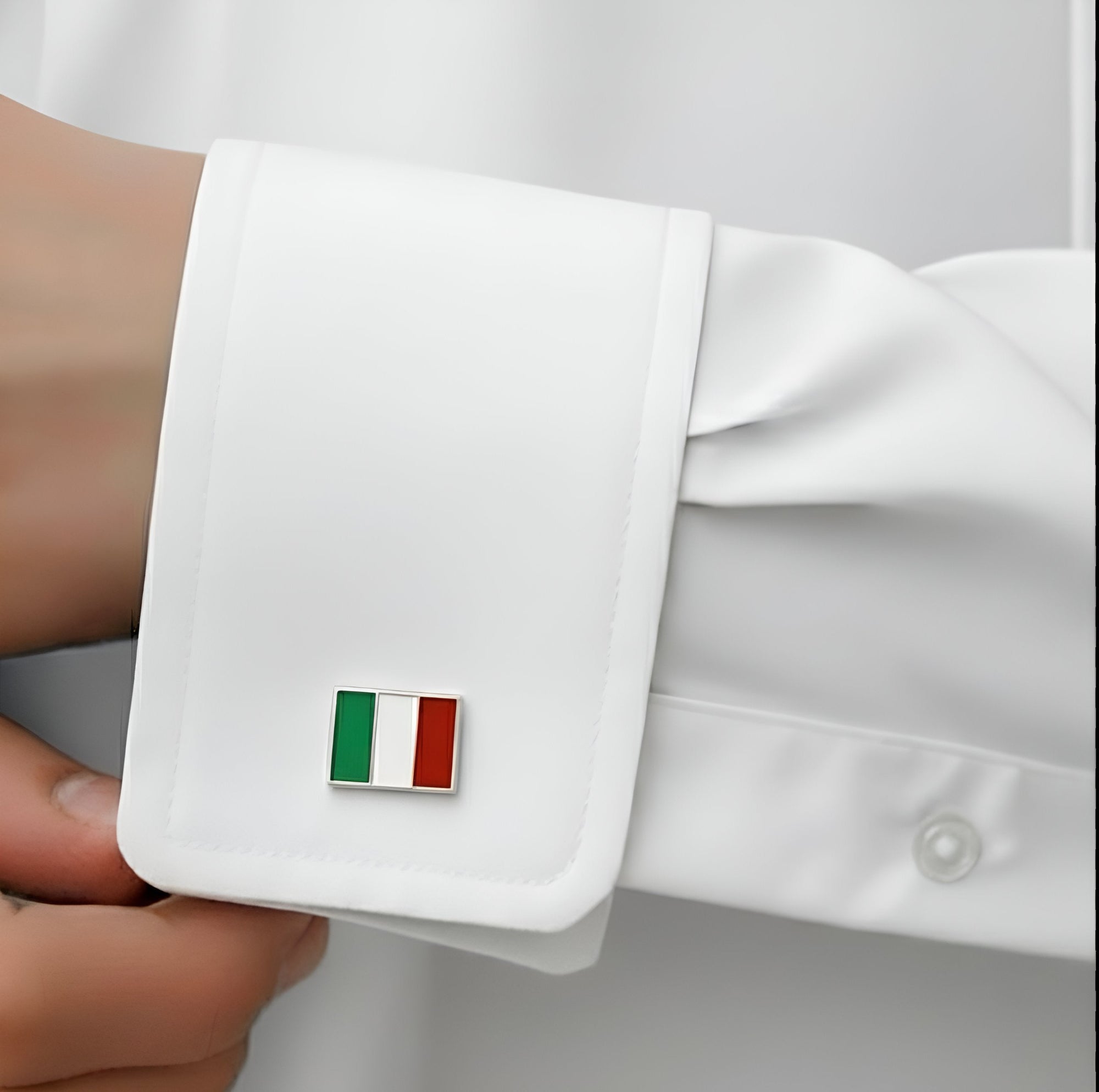 Carry Italian spirit. Live with passion.