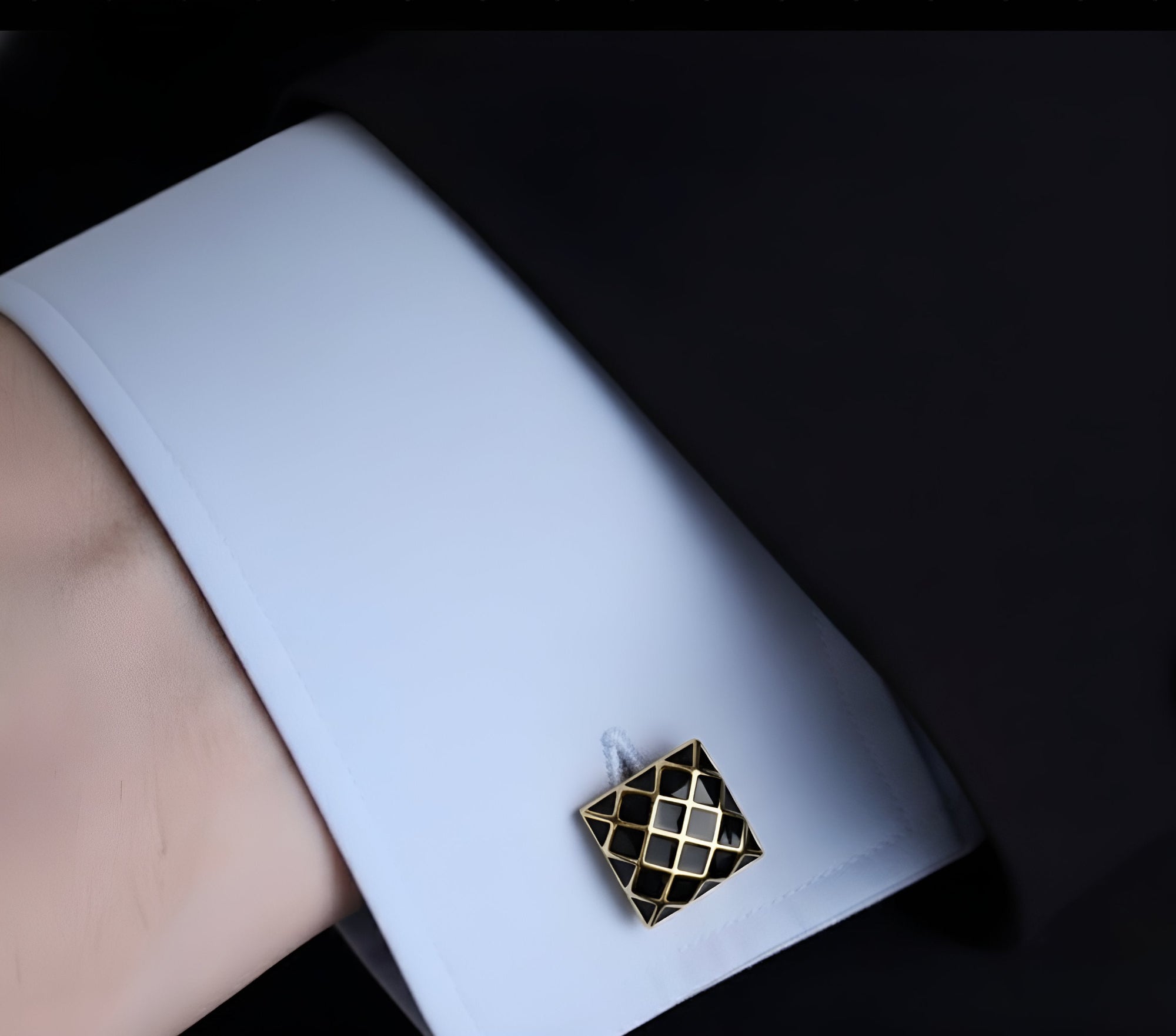 MiraDapper – Noir Gold Cufflinks